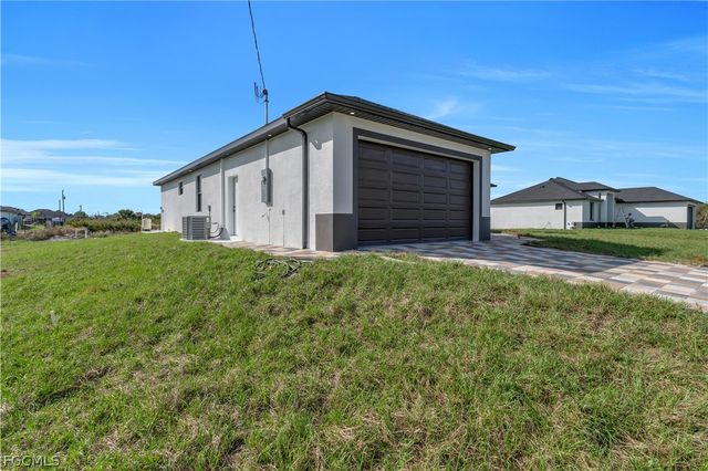 1302 Lee AVE, Lehigh Acres, FL 33972