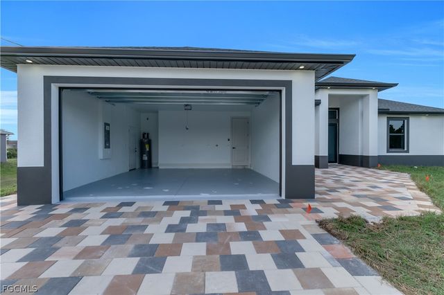 1302 Lee AVE, Lehigh Acres, FL 33972