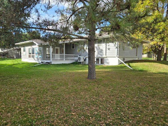 416 South Street, Paynesville, MN 56362