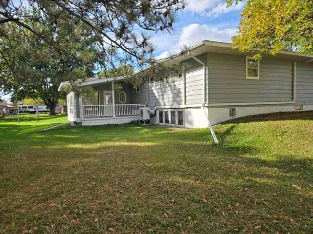 416 South Street, Paynesville, MN 56362