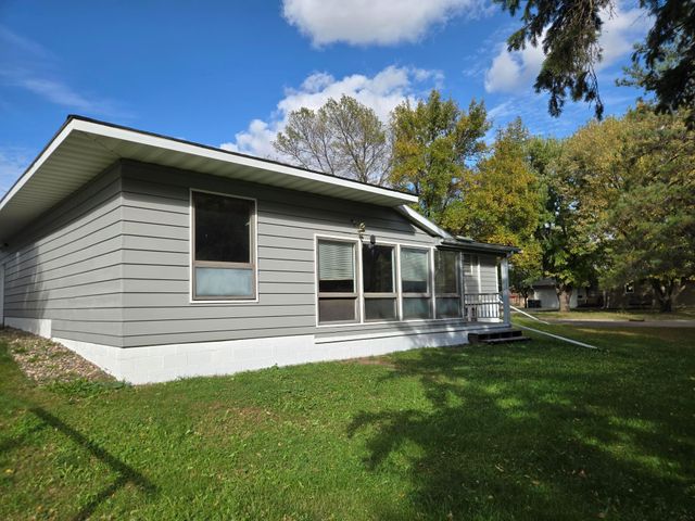 416 South Street, Paynesville, MN 56362