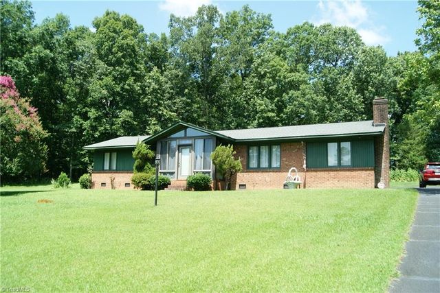 365 Cedar Circle, Thomasville, NC 27360