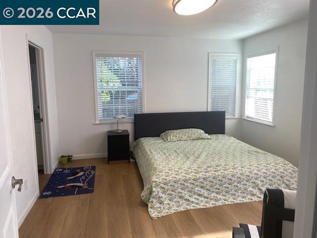 Image 4 of property listing at 559 43rd Street, Richmond, CA 94805