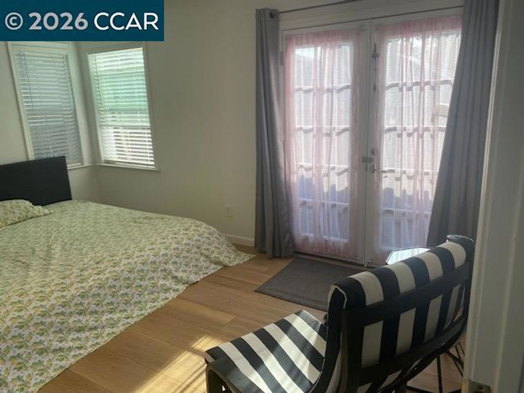 Image 5 of property listing at 559 43rd Street, Richmond, CA 94805