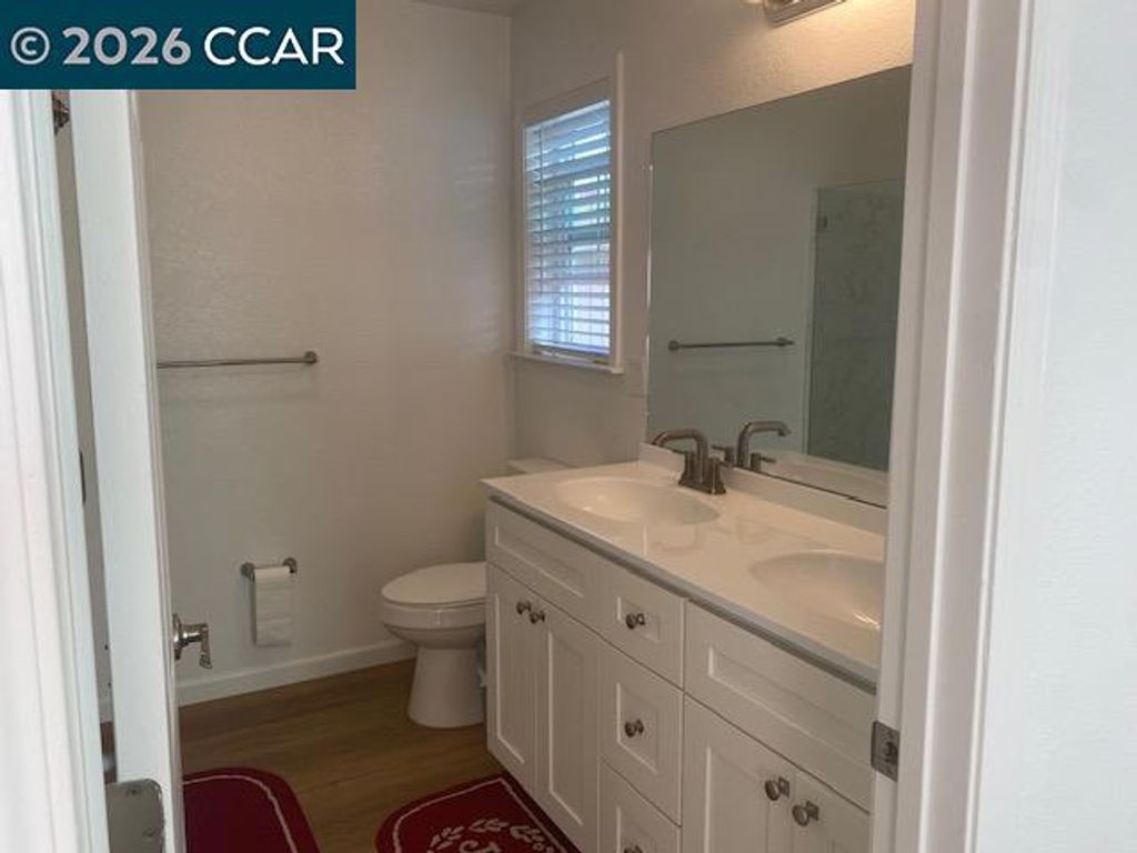 Image 6 of property listing at 559 43rd Street, Richmond, CA 94805