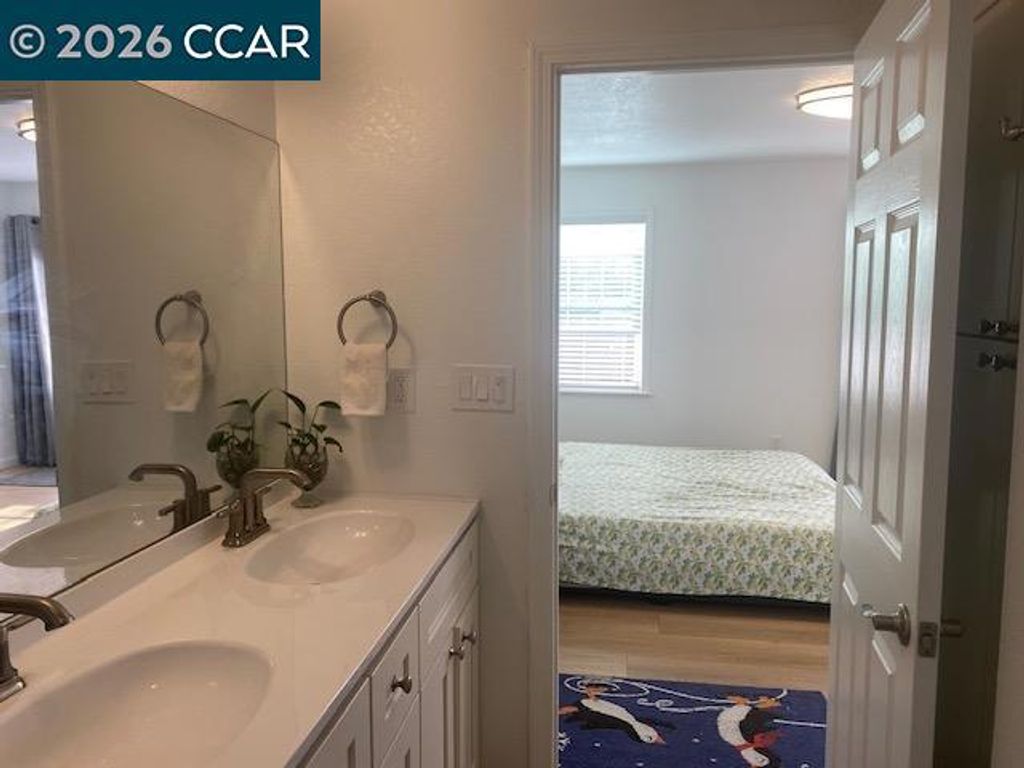 Image 7 of property listing at 559 43rd Street, Richmond, CA 94805