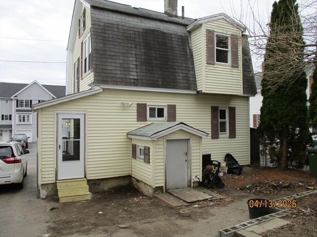15 Dana St, Lowell, MA 01850