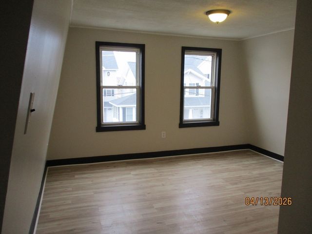15 Dana St, Lowell, MA 01850