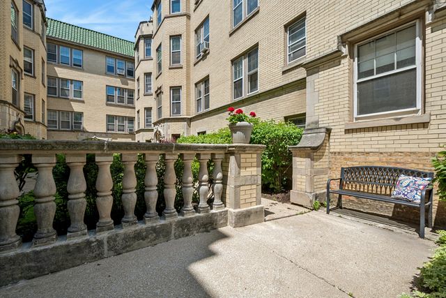 538 Michigan Avenue 3F, Evanston, IL 60202