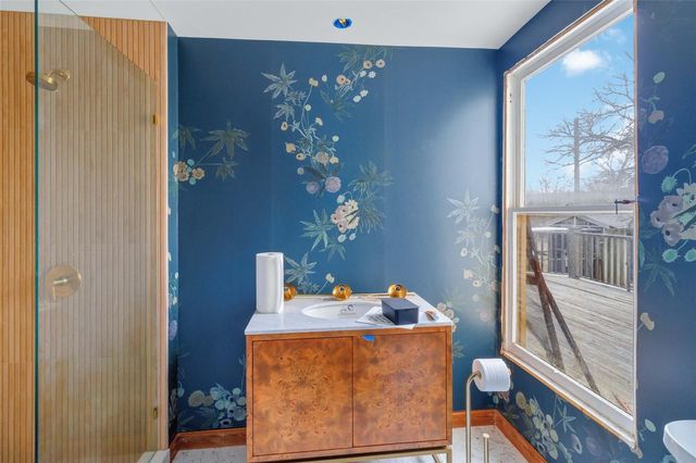 323 Cedar LN, Cedar Creek, TX 78612