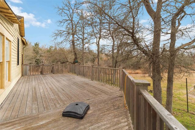 323 Cedar LN, Cedar Creek, TX 78612