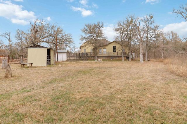 323 Cedar LN, Cedar Creek, TX 78612