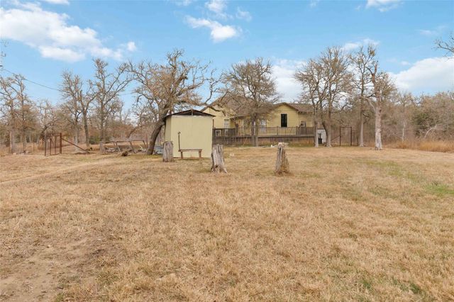 323 Cedar LN, Cedar Creek, TX 78612