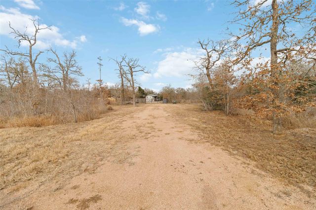 323 Cedar LN, Cedar Creek, TX 78612