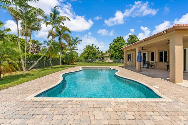 20464 SW 325th Street, Homestead, FL 33030