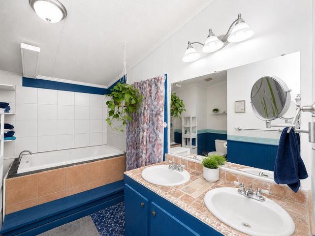 111 Pecan Orchard LN, Marble Falls, TX 78654