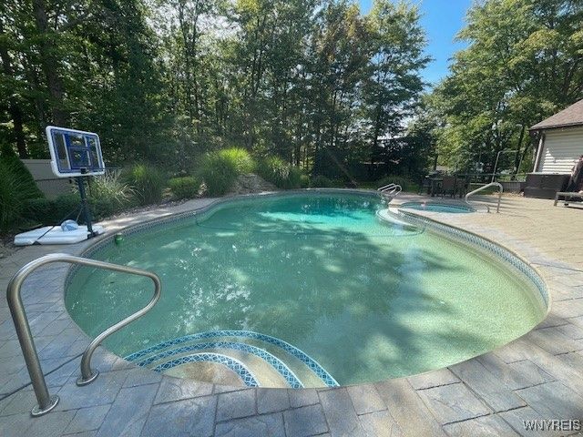 45 Scattertree Lane, Orchard Park, NY 14127