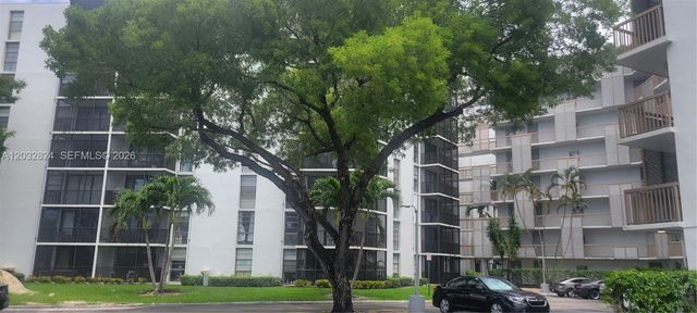 3401 N Country Club Dr 110, Aventura, FL 33180
