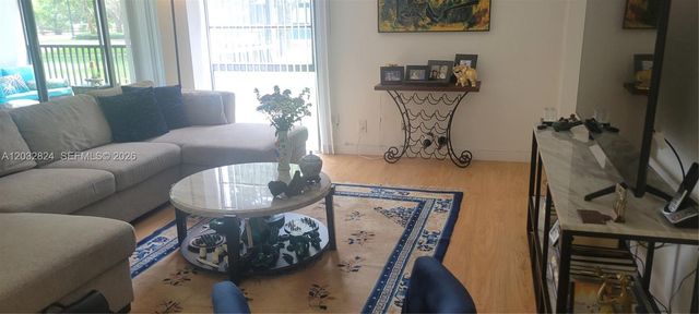 3401 N Country Club Dr 110, Aventura, FL 33180