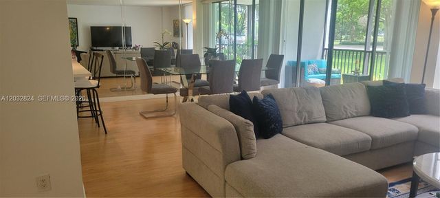 3401 N Country Club Dr 110, Aventura, FL 33180