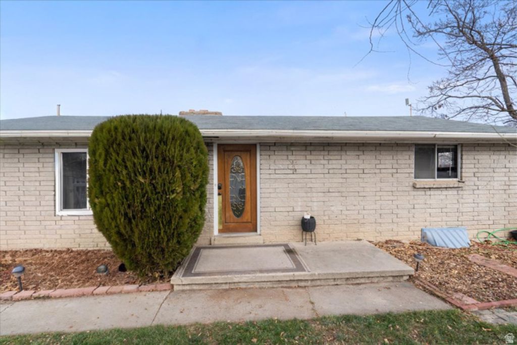 1533 S 200 E, Orem, UT 84058
