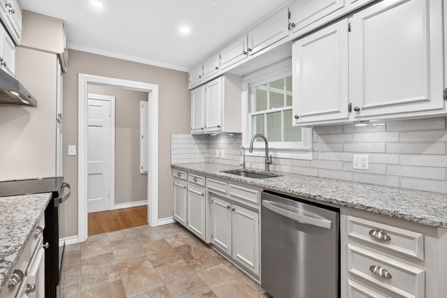 202 S Tower Street, Weatherford, TX 76086
