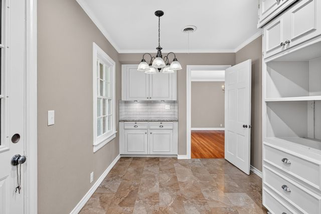 202 S Tower Street, Weatherford, TX 76086