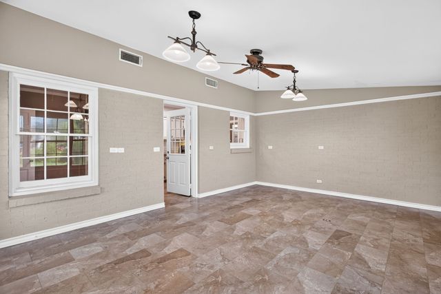 202 S Tower Street, Weatherford, TX 76086