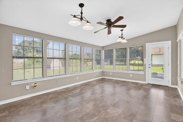 202 S Tower Street, Weatherford, TX 76086