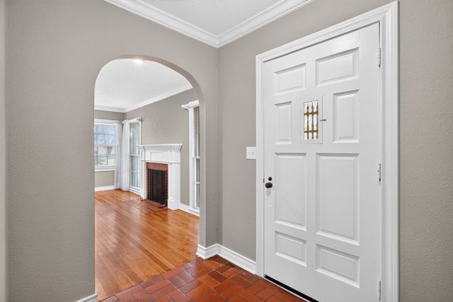 202 S Tower Street, Weatherford, TX 76086