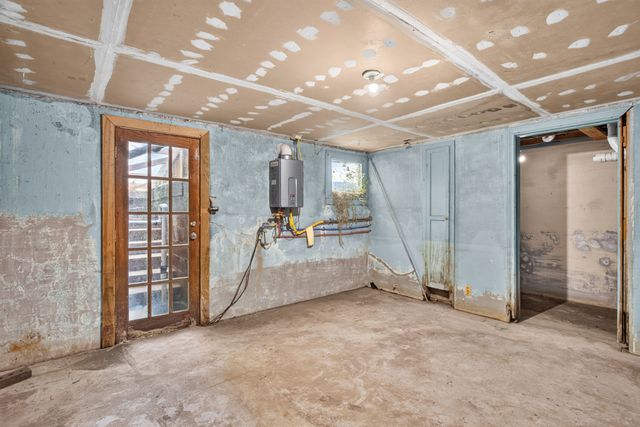 202 S Tower Street, Weatherford, TX 76086