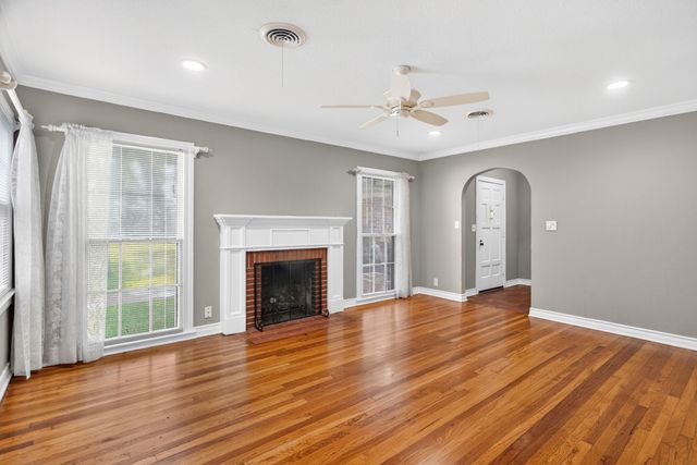 202 S Tower Street, Weatherford, TX 76086