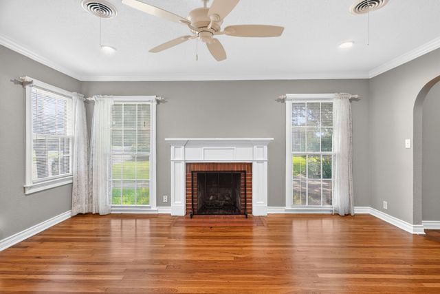 202 S Tower Street, Weatherford, TX 76086