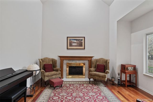4325 Heatherstone Drive, Waterford, MI 48329