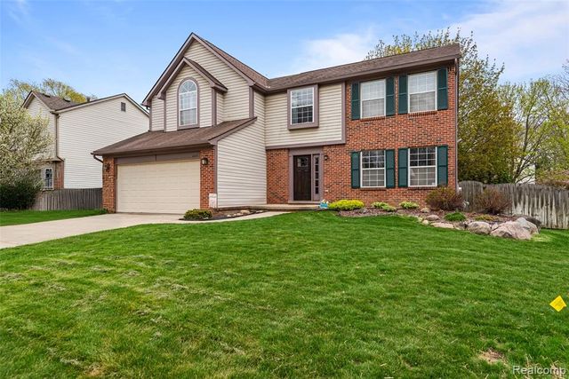 4325 Heatherstone Drive, Waterford, MI 48329