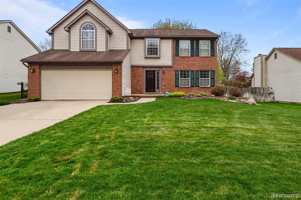 4325 Heatherstone Drive, Waterford, MI 48329