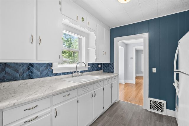 132 Gilkison Avenue, Kalamazoo, MI 49006