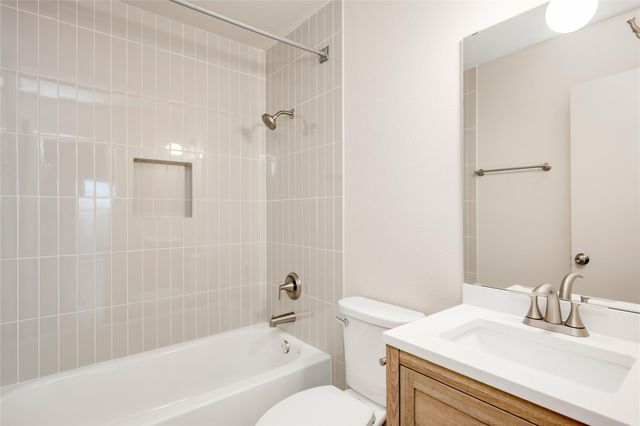 8110 Willet TRL A, Austin, TX 78745