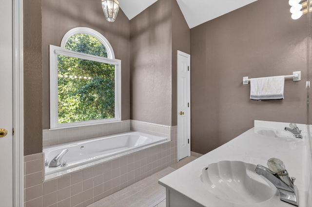 624 Andrew Rucker Ln, Nashville, TN 37211