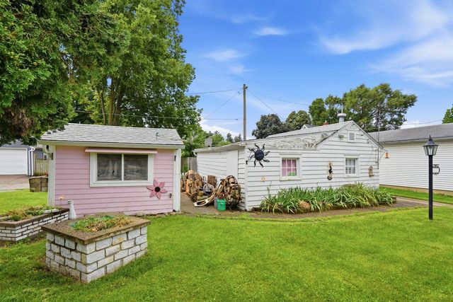 335 W 30th Street, Davenport, IA 52803