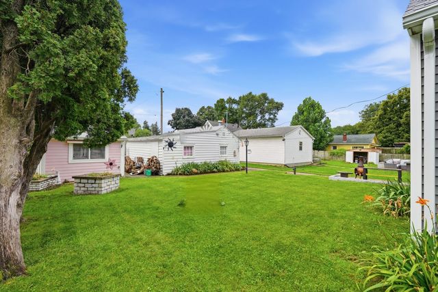 335 W 30th Street, Davenport, IA 52803