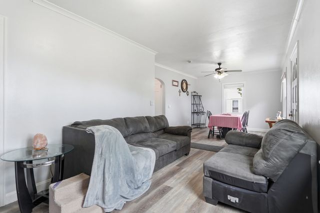 335 W 30th Street, Davenport, IA 52803