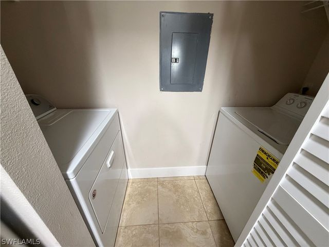 2070 Arbour Walk CIR 3224, Naples, FL 34109