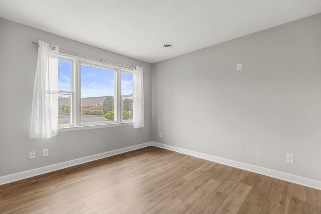 211 Old Towne Rd, Spartanburg, SC 29301