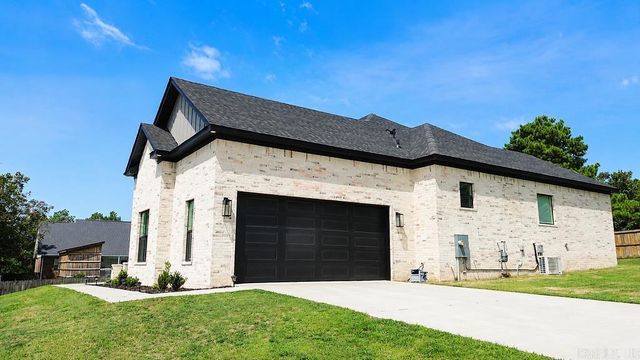 1 Whippoorwill Drive, Greenbrier, AR 72058