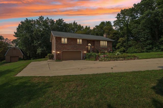 9440 West Street, Sauk City, WI 53583