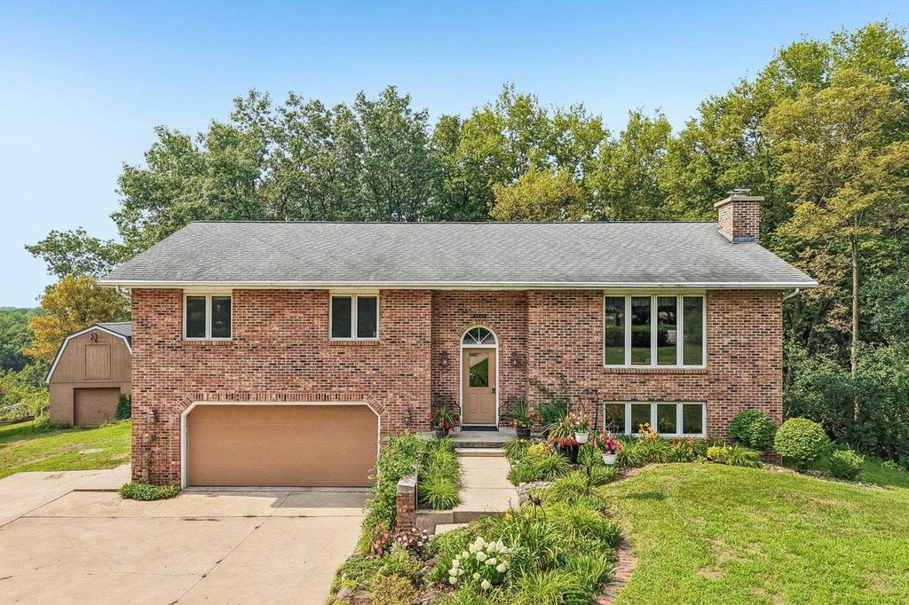 9440 West Street, Sauk City, WI 53583