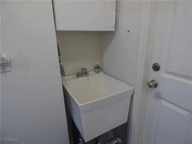 5206 Beauty ST, Lehigh Acres, FL 33971