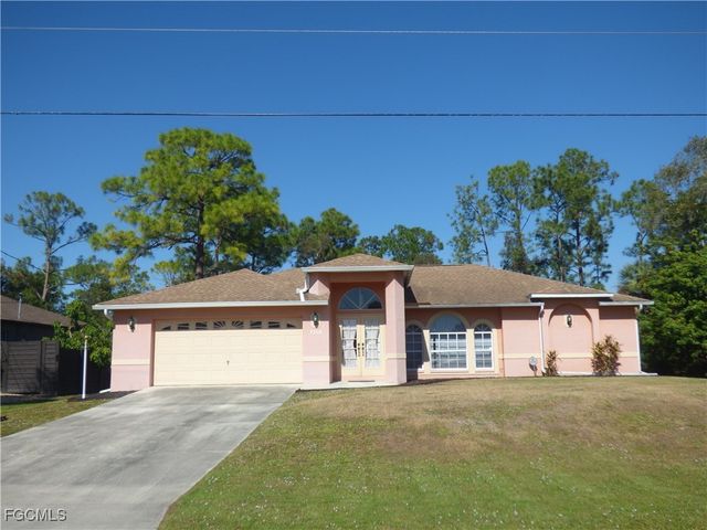 5206 Beauty ST, Lehigh Acres, FL 33971