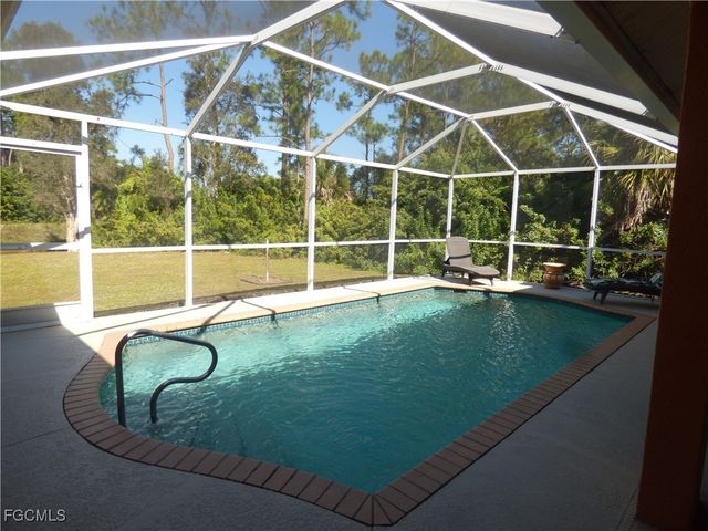 5206 Beauty ST, Lehigh Acres, FL 33971
